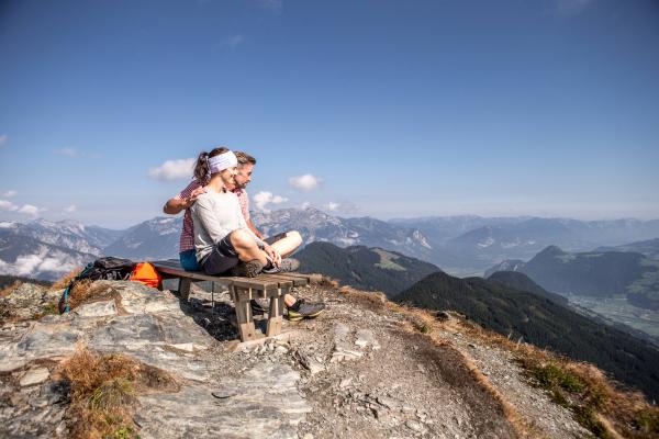 Paar Aussicht Berge Zillertal Sonnjoch